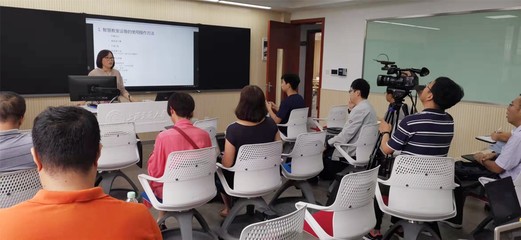 教育技術(shù)中心 以信息技術(shù)服務(wù)教學，構(gòu)建高效教育信息服務(wù)體系